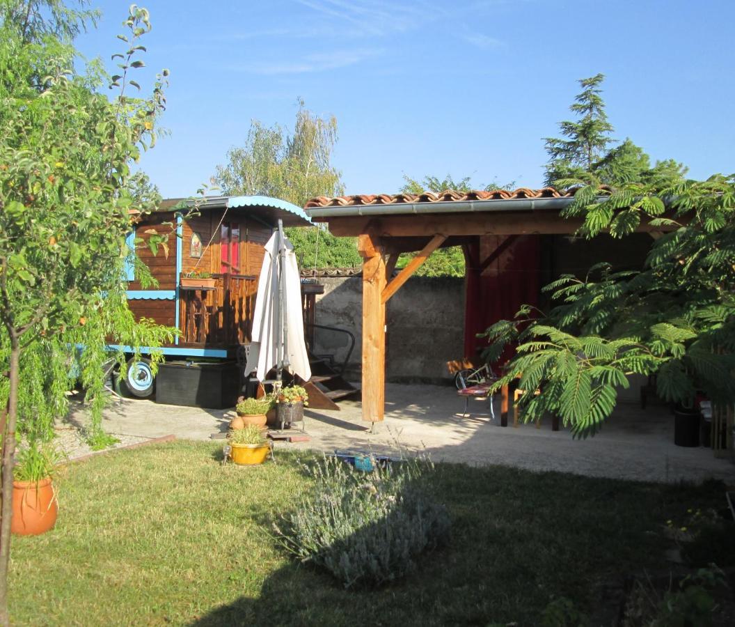 Hotel La Roulotte Des Carpates Gaillac Exterior foto